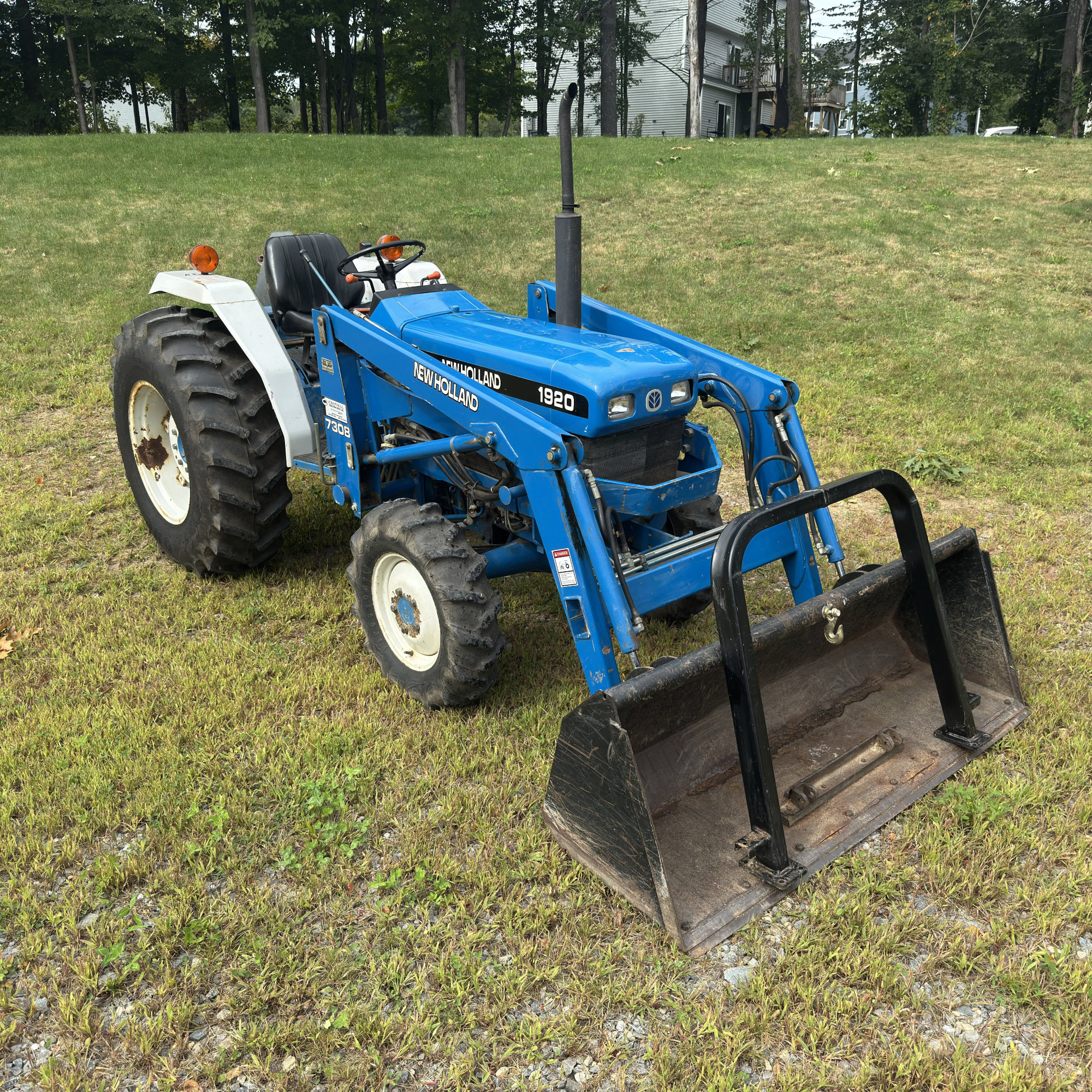 New Holland Model 1920 Tractor